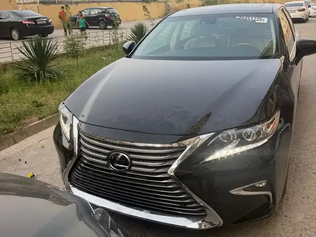 Lexus ES series