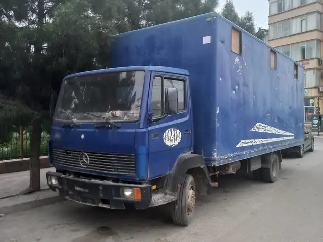 Контейнеровоз Mercedes-Benz Atego, 2001, Хуҷанд