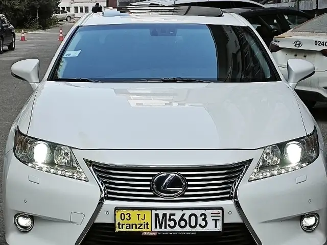 Lexus ES series