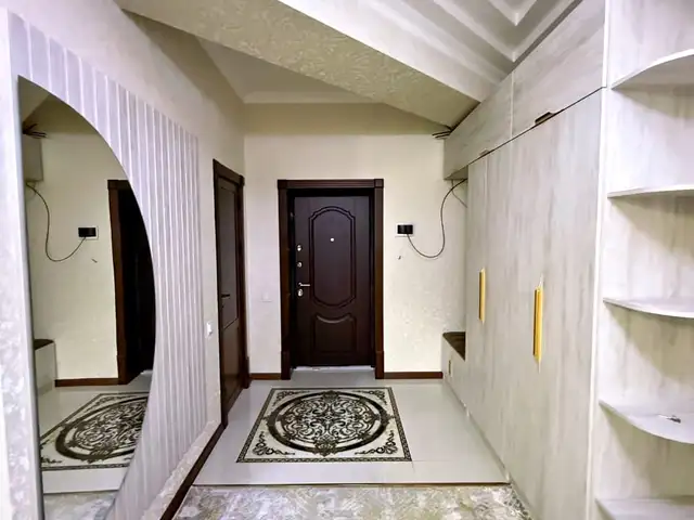 3-комн. квартира, 1 этаж, 81 м², 19 мкр, Худжанд - 3