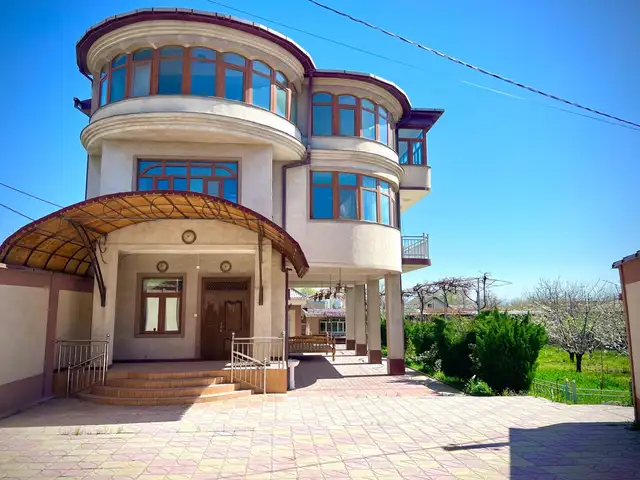 3-этажный, 10 комнатный дом, 700 м², Сино, Джамоат Чорякорон, Душанбе