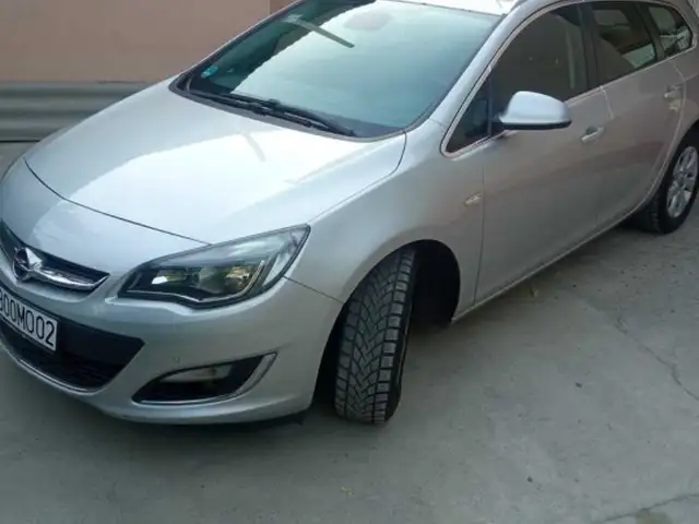 Opel Astra J