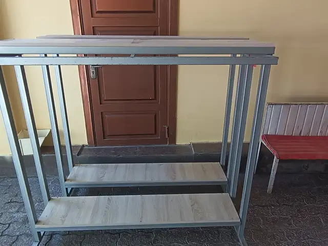 Стеллаж для магазина одежды, Хуҷанд
