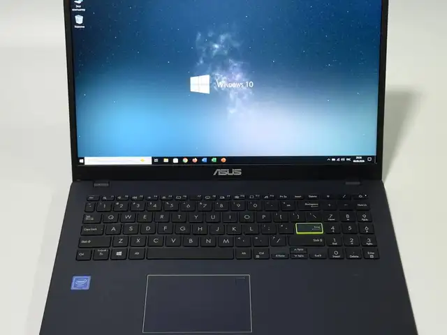 Ноутбук Asus Vivobook E510, Канибадам