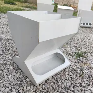 Кормушка барои мурғҳо ва паррандаҳо, Душанбе