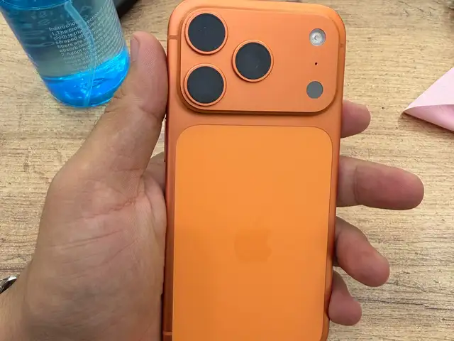Apple iPhone 17 Pro, 256 gb, Cosmic Orange, Душанбе