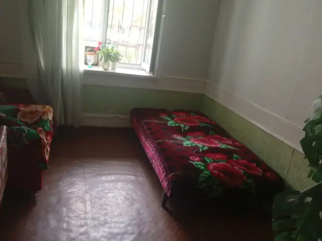 Кровать и кресло, Бустон (Чкаловск)
