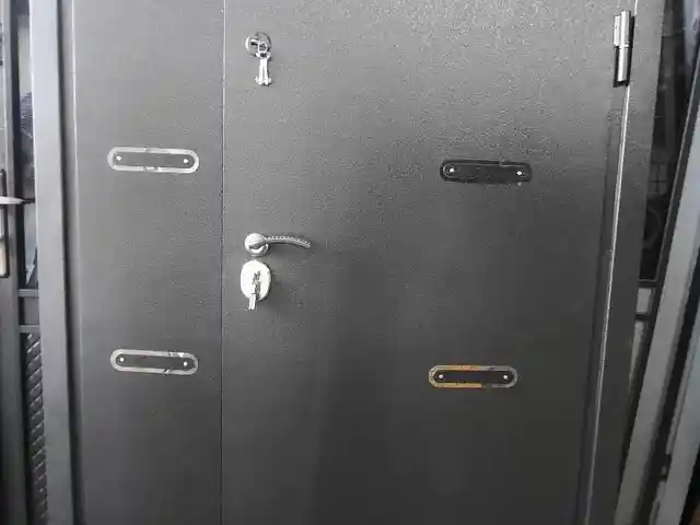 Железная дверь, Душанбе