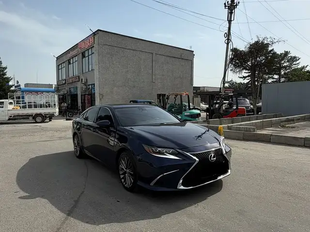 Lexus ES series