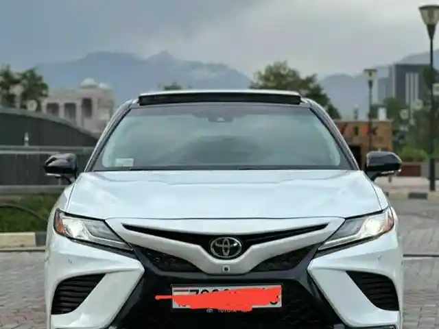 Лобовое стекло на Toyota Camry 6 XSE, Душанбе