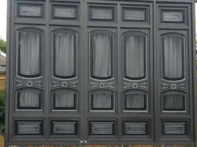 Дарвозаи оҳанин, Хуҷанд