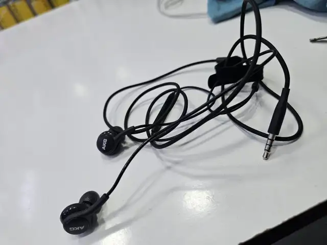 Наушники Samsung Galaxy AKG originals, Хуҷанд