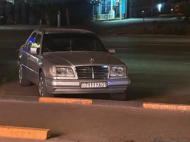 Mercedes-Benz W124