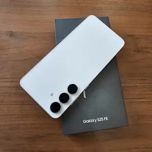 Samsung Galaxy S25Fe 256gb Carea 5G 2sim, Худжанд
