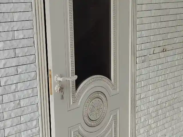 Дверь, Душанбе