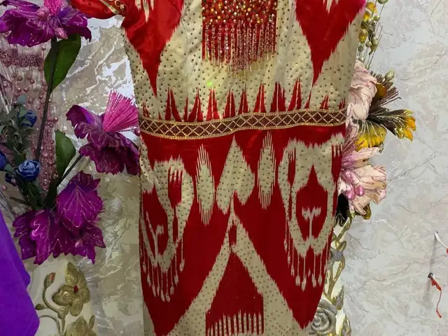 Национальное платье Атлас, Хуҷанд
