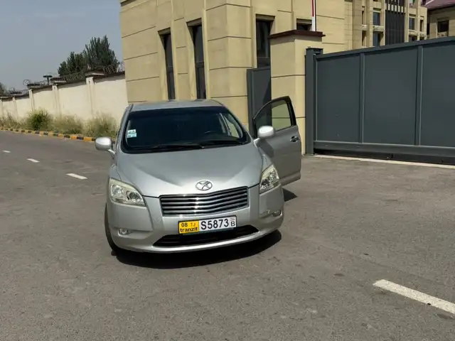 Toyota Mark X ZiO