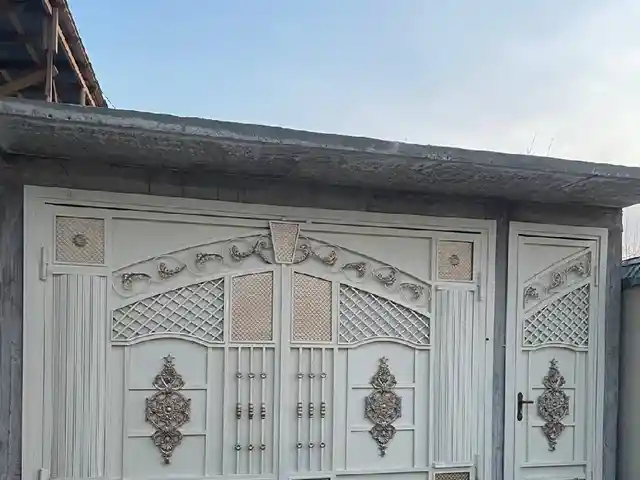 Дарвозаи кавказский, Душанбе