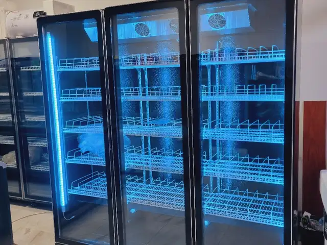 Трехдверный холодильник SHOWCASE LSC-1390, Душанбе