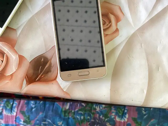 Samsung Galaxy J1, Ҷаббор Расулов