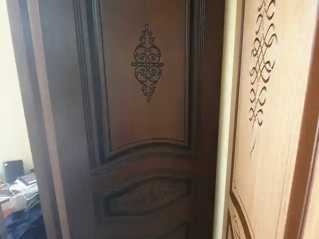 Дверь, Душанбе