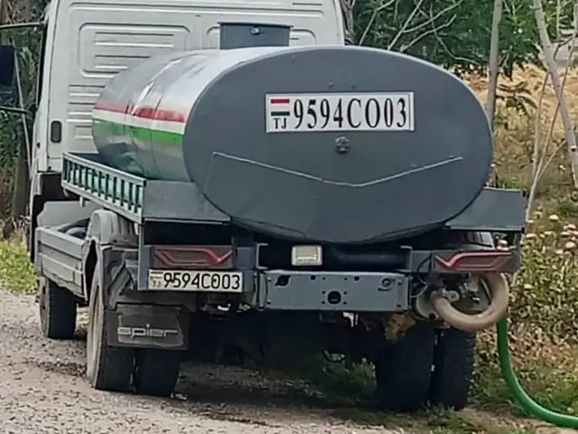 Водовоз Mersedes ateco 2001, Душанбе