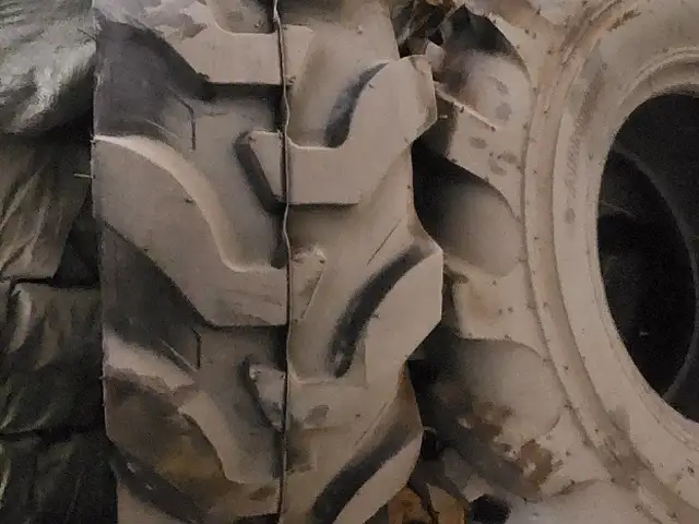 Шины от трактор, Душанбе