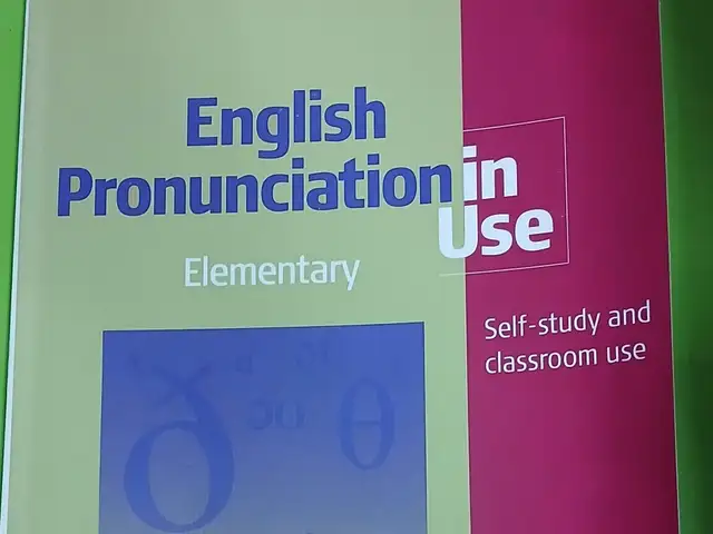 Английская книга English Pronununcation in Use, Душанбе