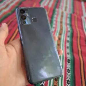 Infinix Hot 12, Исфара