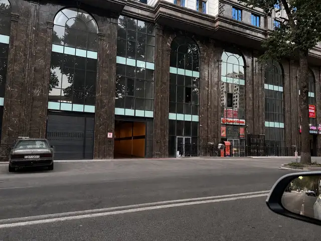 Помещение под свободное назначение, 2100м², Исмоил Сомони, Душанбе