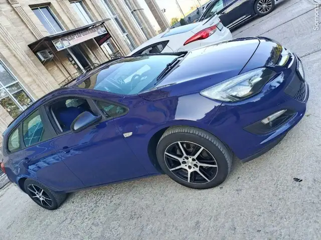 Opel Astra J
