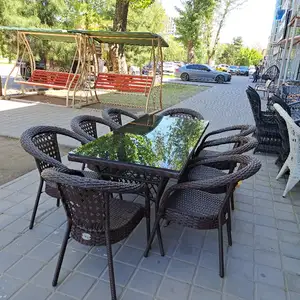 Cтол и стулья, Душанбе