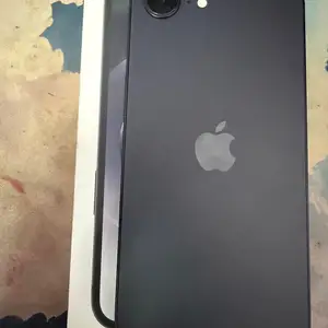 Apple iPhone 16e, 128 gb, Душанбе