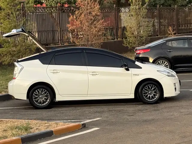 Toyota Prius, 2010, Душанбе - 5
