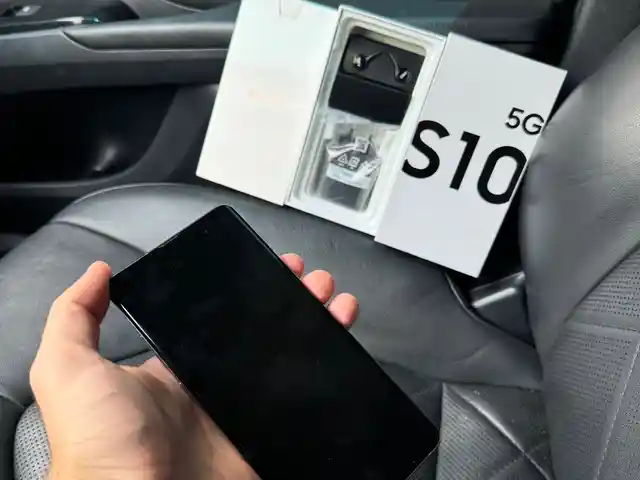 Samsung Galaxy S10 Plus 5G 512 Gb Black, Душанбе - 2
