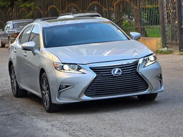 Lexus ES series