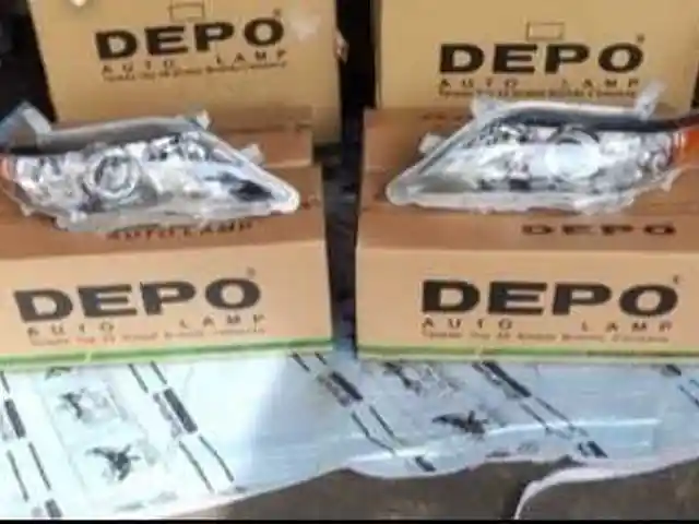 Передние фары SE на Toyota Camry 2 2010-2011 DEPO, Душанбе