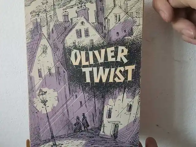 Книга - Oliver Twist, Душанбе