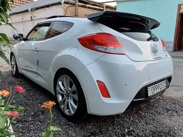 Hyundai Veloster