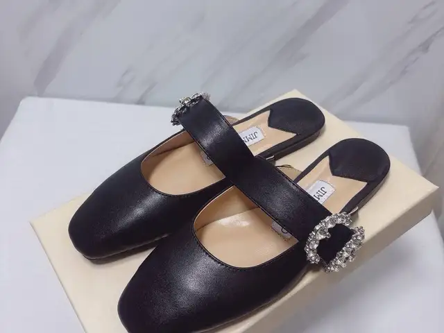 Туфли Jimmy Choo, Душанбе