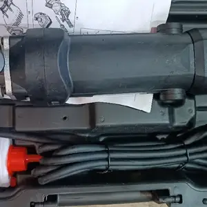 Мошинка барои муйи гуспанд, Душанбе