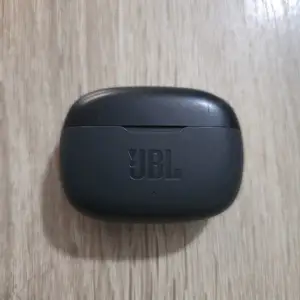 Беспроводные наушники JBL, Бохтар (Курган-Тюбе)