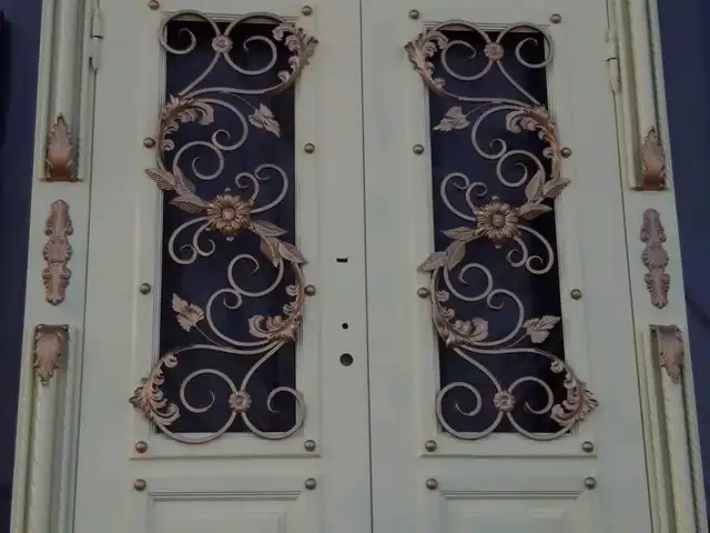 Входной дверь, Хуҷанд