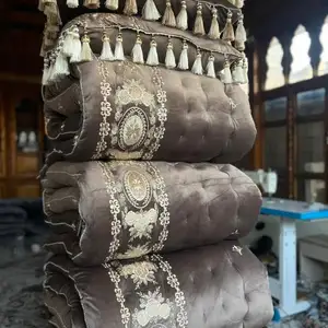 Курпача ва болишт, Душанбе