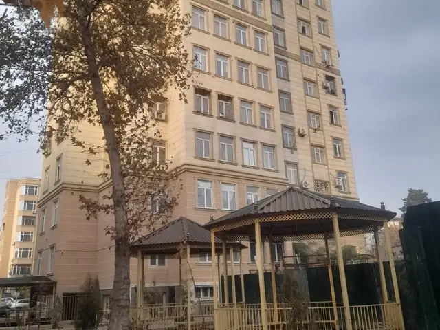 3-комн. квартира, 2 этаж, 64 м², 4 мкр, Турсунзода