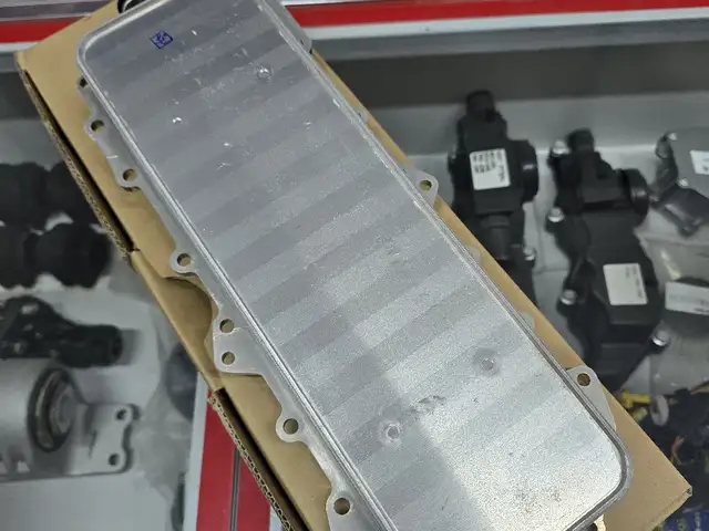 Масляный радиатор на Range Rover Sport L494 306PS, Худжанд