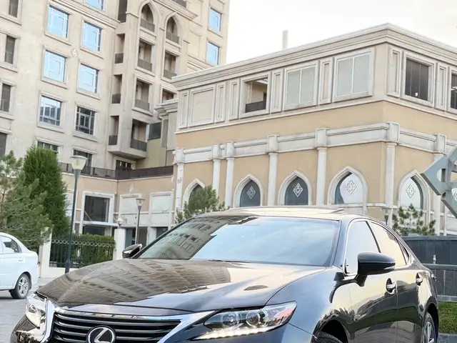 Lexus ES series