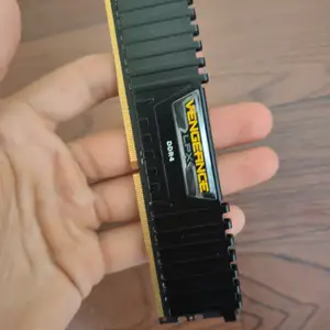Оперативная память 4гб ddr4 CORSAIR, Рӯдакӣ