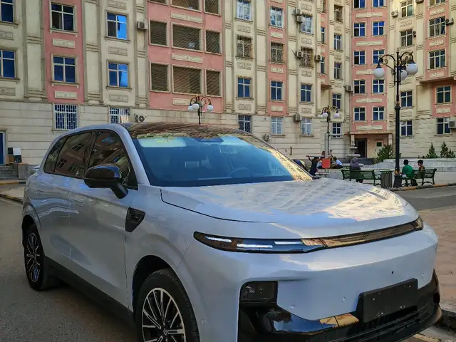 Leapmotor B10