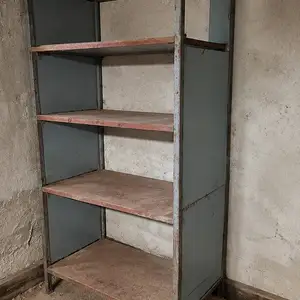 Металлический стеллаж, Худжанд